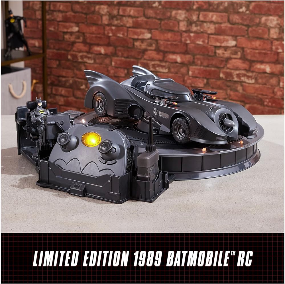 BATMOBILE ロケットランチャー 1989年製 Corgi Batmobile 1:18 Scale The Batman Batmobile 1989 Diecast Car